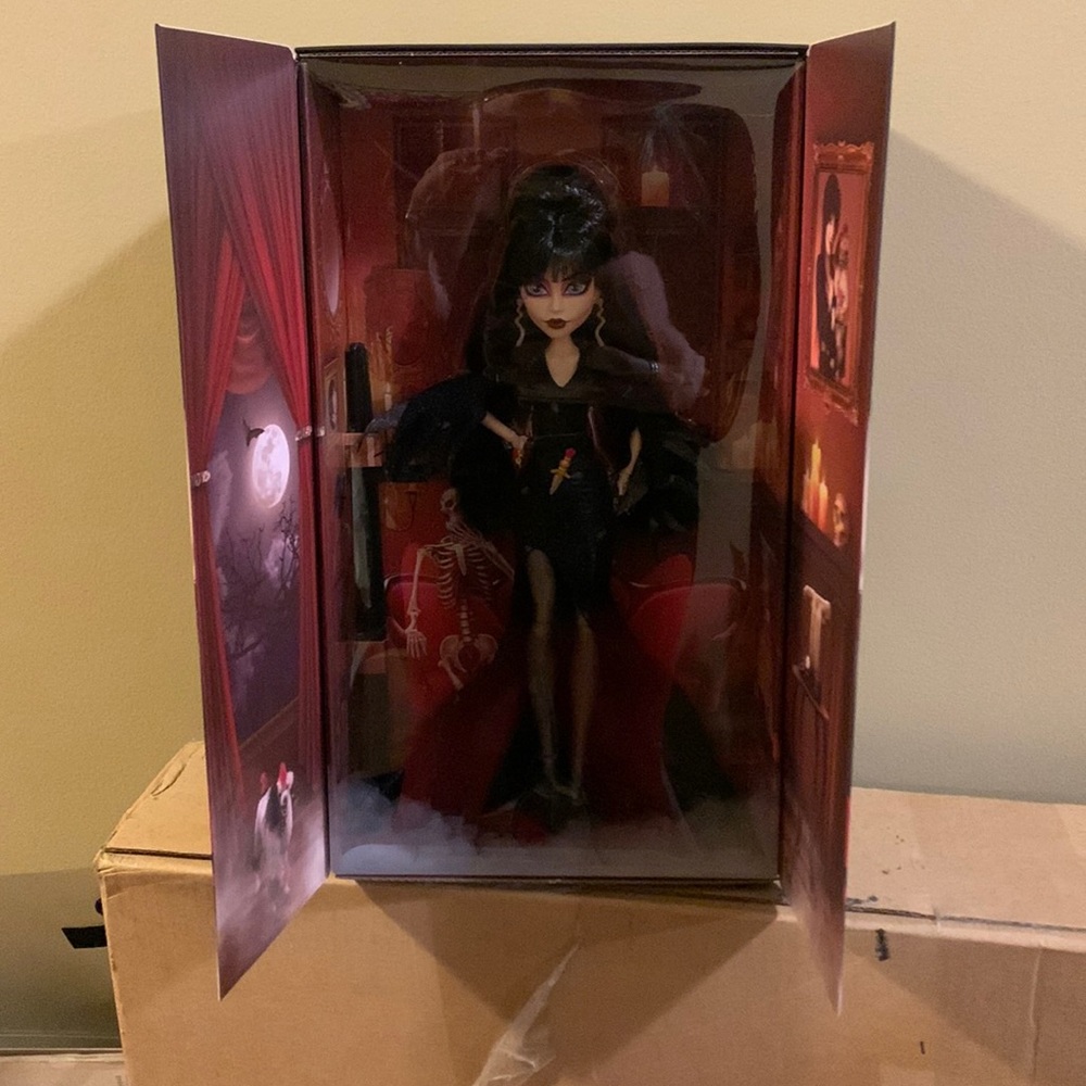 Monster High Skullector Elvira Doll NIB